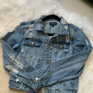 Great Quality Distressed Denim Jacket! 🔆